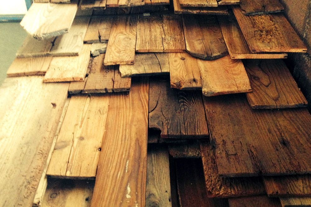 Sélection rouge, largeurs et longueurs mixtes, épaisseur 15mm, rainuré mâle/femelle